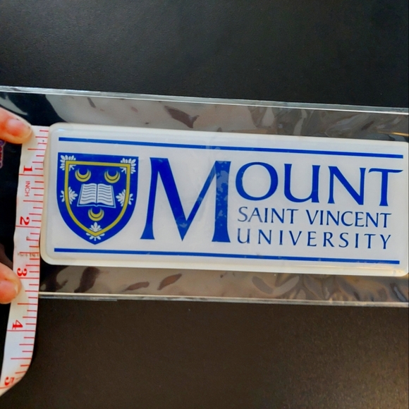 Mount Saint Vincent University car decal - Picture 5 of 5